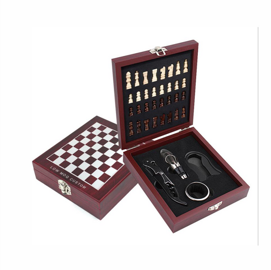 Wine Tools Gift Set with Chess